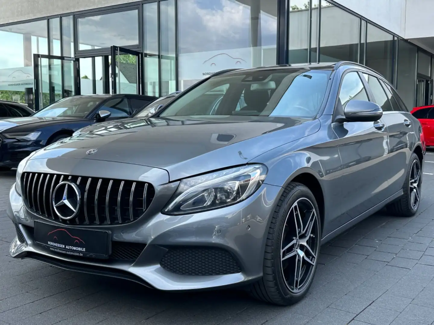 Mercedes-Benz C 220 T 9G-Tronic | Navigation | LED | Panorama Gris - 1