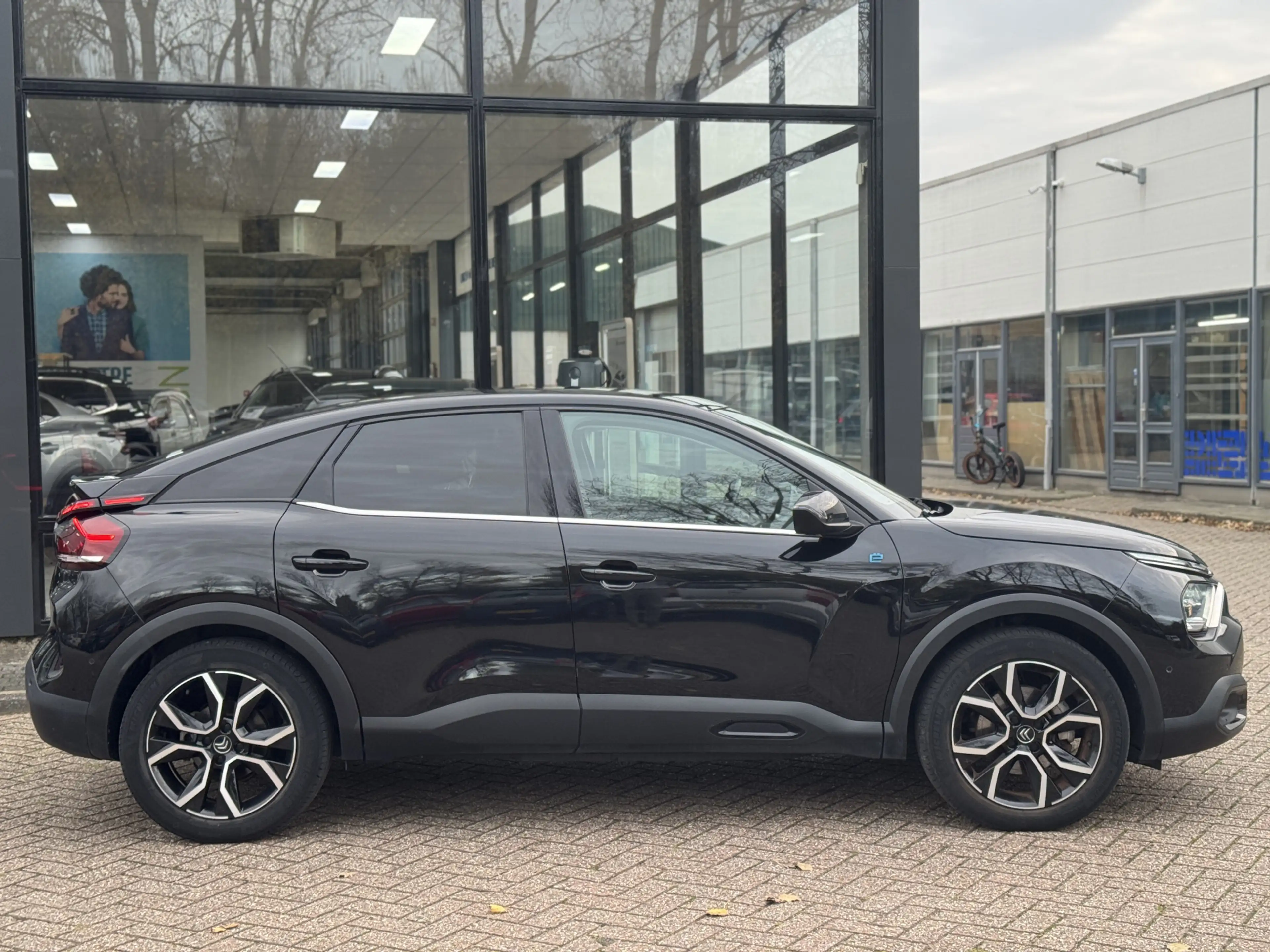 Citroen E-C4 Electric Shine 50 kWh Trekhaak|Leder|Full options|Black Edi — photo 4