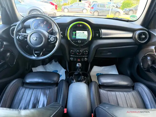Mini Cooper Cooper view 14