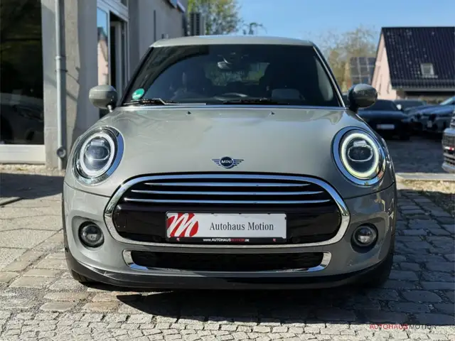 Mini Cooper Cooper view 3