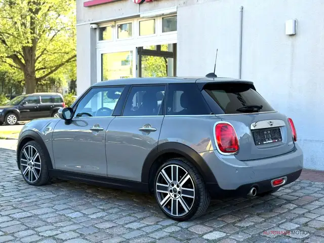 Mini Cooper Cooper view 8