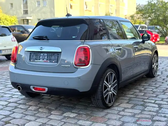 Mini Cooper Cooper view 5
