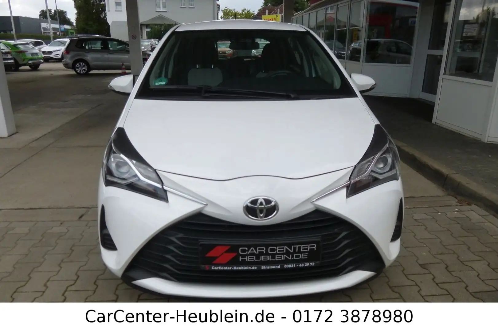 Toyota Yaris Comfort Weiß - 2