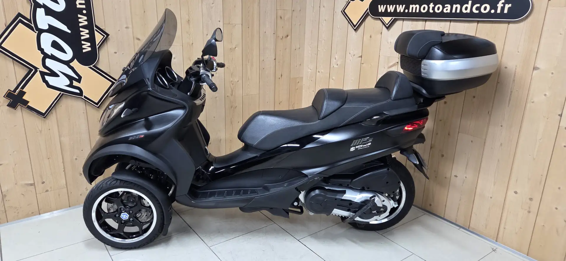 Piaggio MP3 500 Fekete - 2