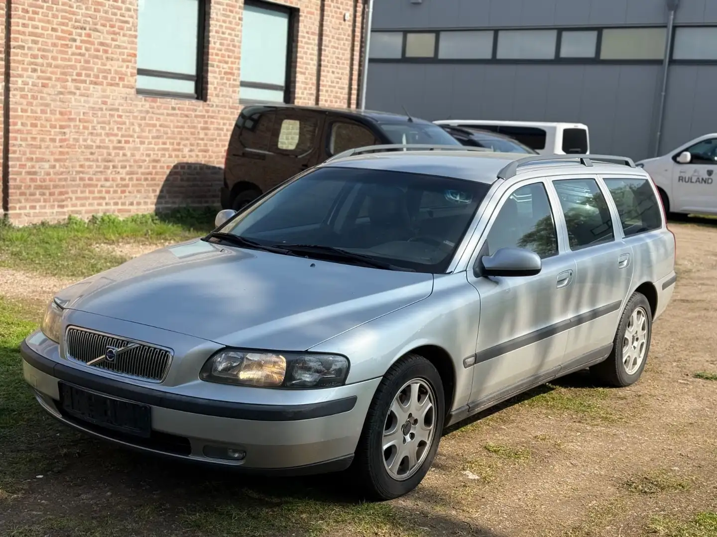Volvo V70 2.4 Premium Silber - 2