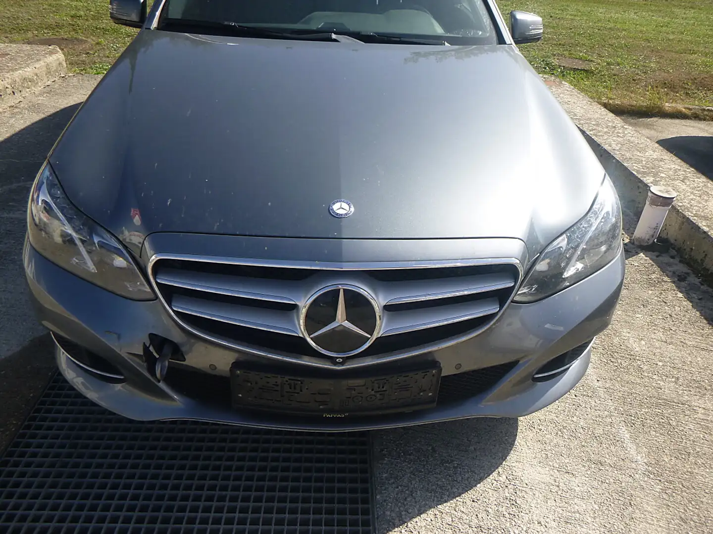 Mercedes-Benz E 350 T BlueTEC 4MATIC Aut. Grau - 2