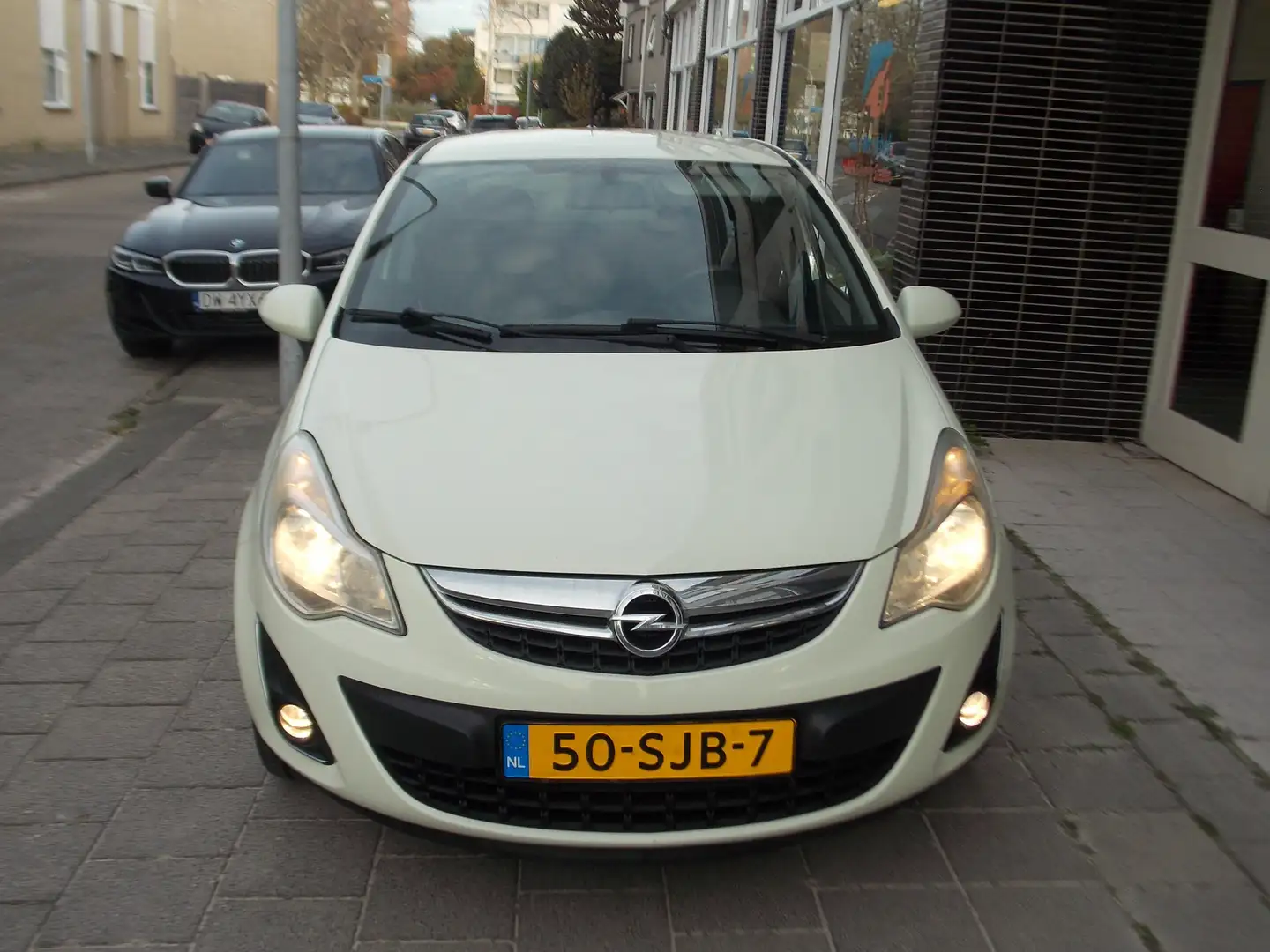 Opel Corsa 1.4-16V Edition AIRCO LM VELGEN NAVI APK 10-2026 Gris - 2