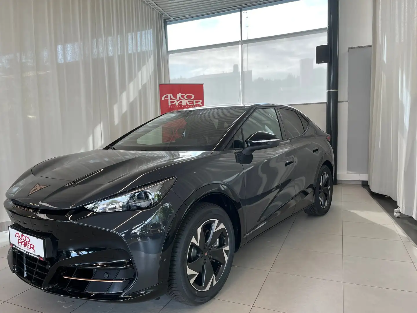 CUPRA Tavascan 210kW/286PS Grau - 2