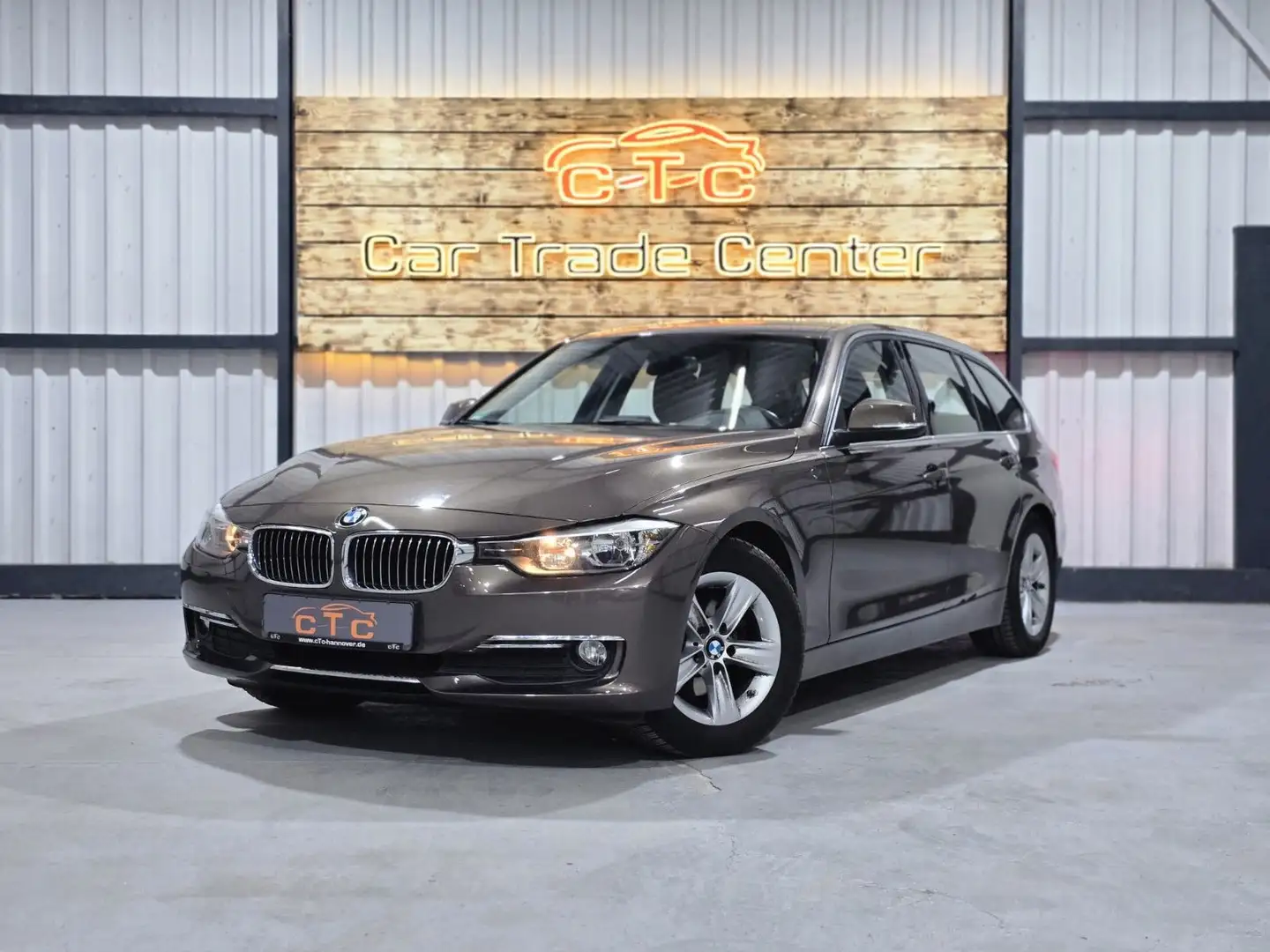 BMW 318 d Touring Luxury/Navigation/PDC/TÜV-NEU Marrón - 1