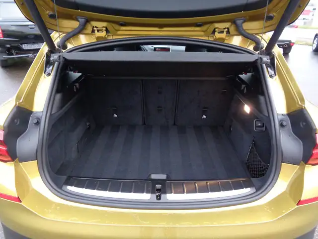 BMW X2 view 13