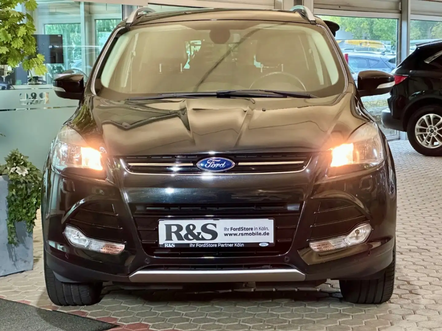 Ford Kuga Titanium+AHK+Kamera+Navi+Sitzheizung+Tempo Schwarz - 2