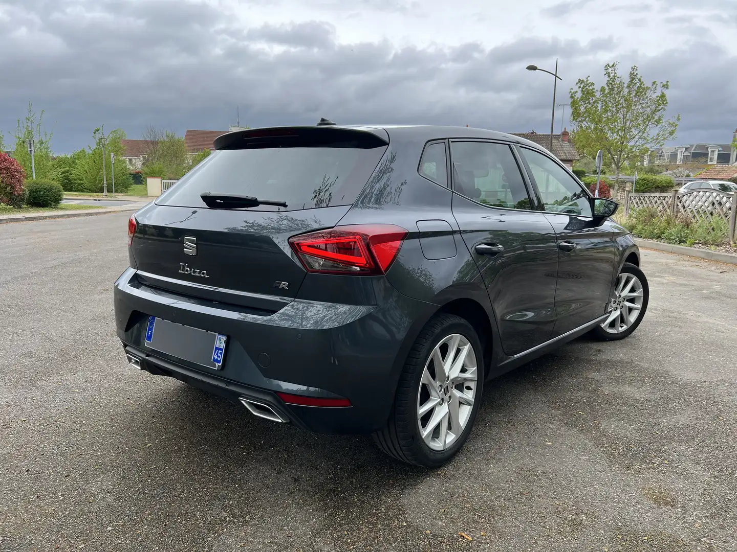 SEAT Ibiza 1.0 TGI 90ch FR Gris - 2