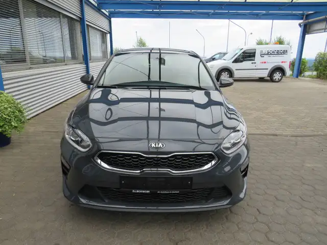 Kia Ceed view 2