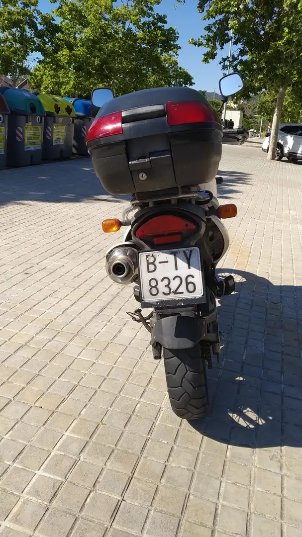 BMW F 650 vehiculo apto tanto para carretera como por  off road por pistas rurales Blanco - 1