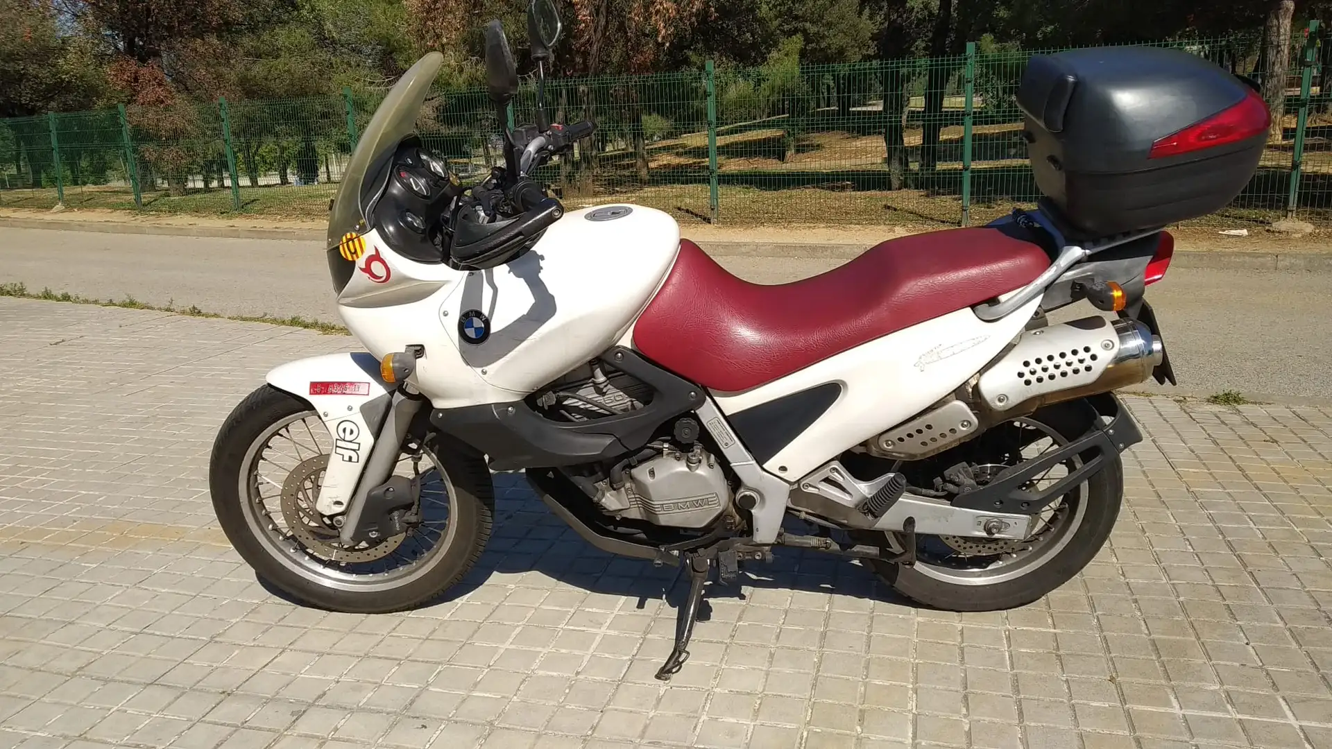 BMW F 650 vehiculo apto tanto para carretera como por  off road por pistas rurales Blanco - 2