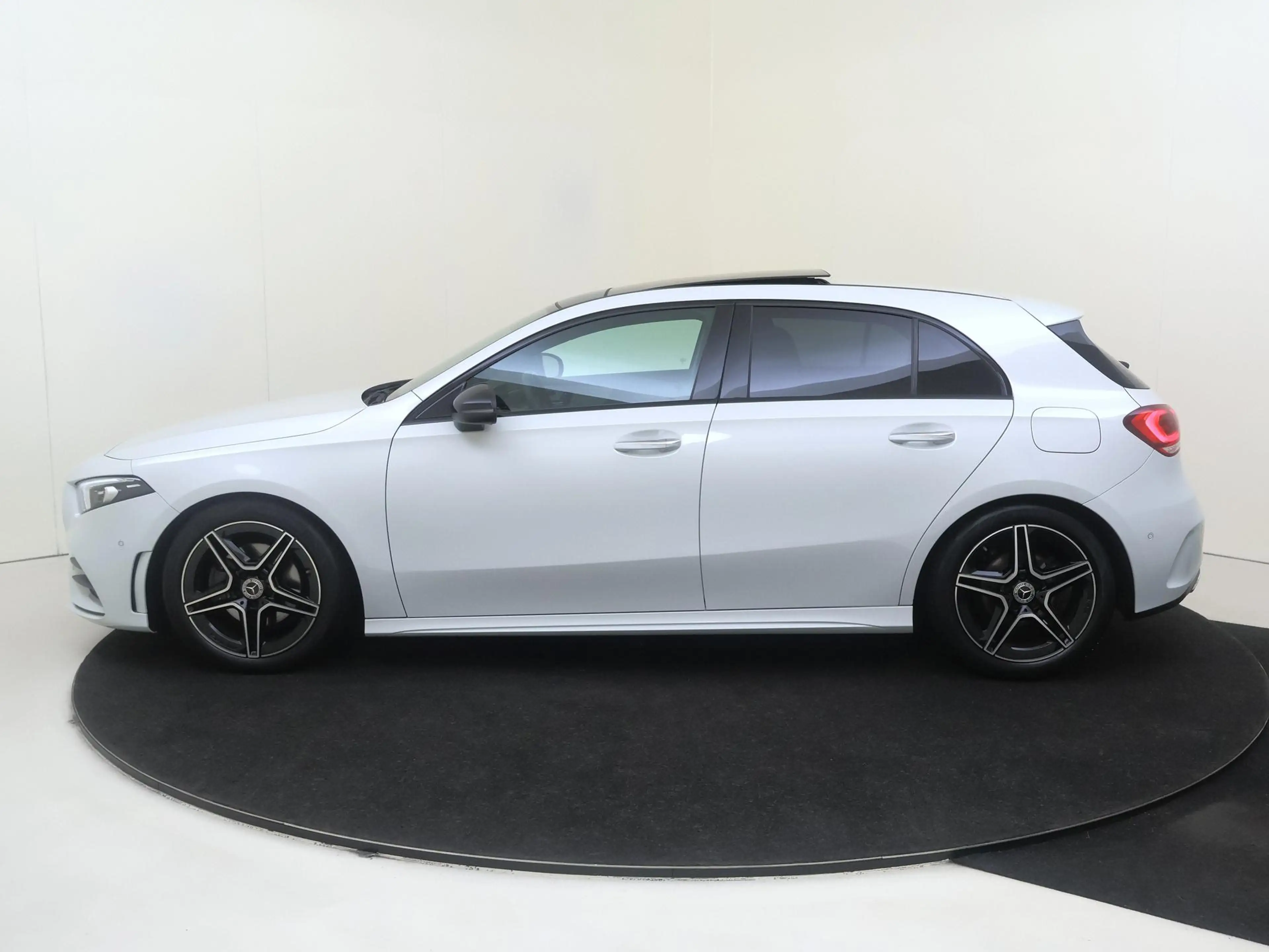 Mercedes-Benz A 180 Business Solution AMG / Panoramadak/ Memory/ Sfeer — photo 8