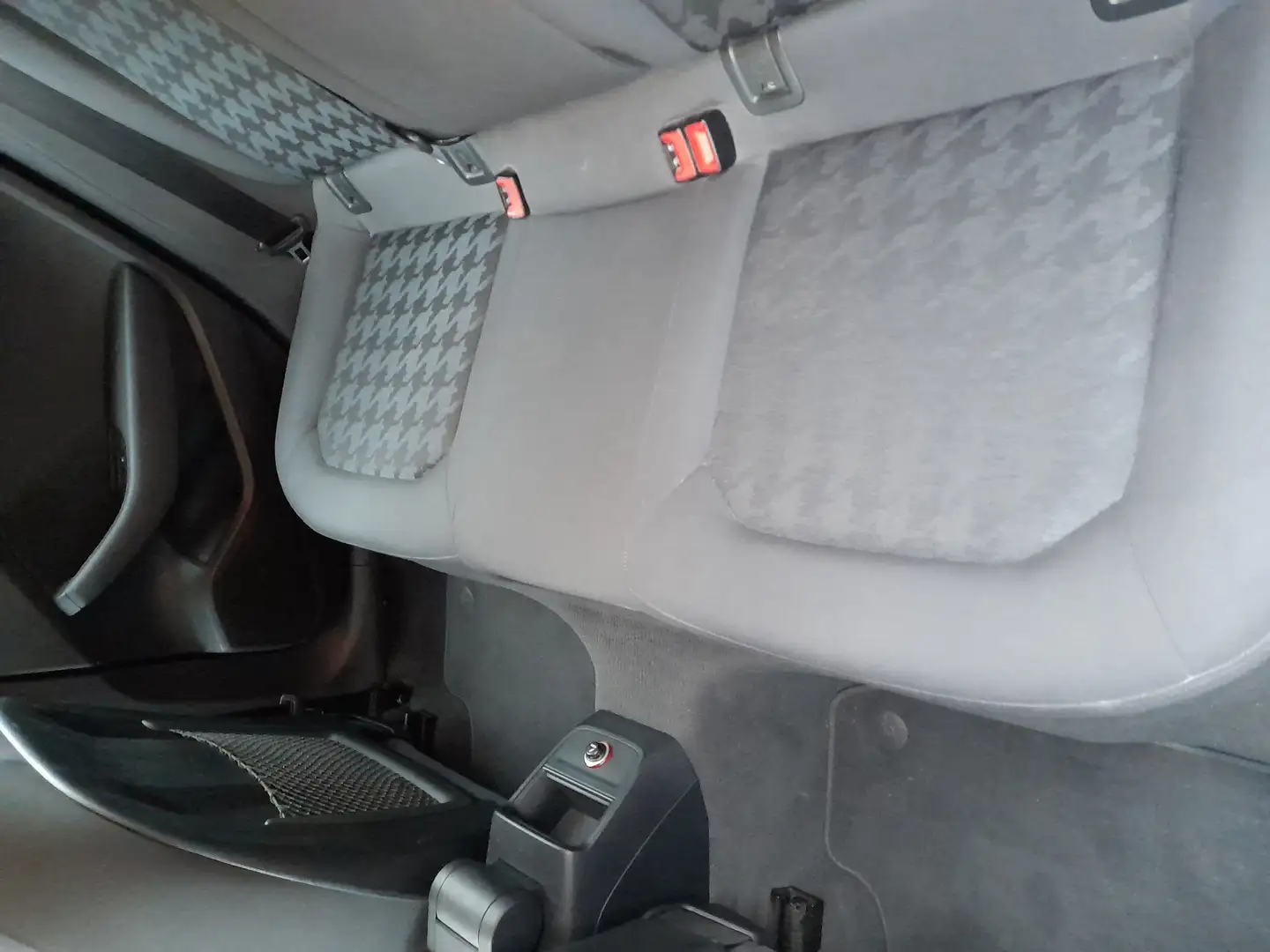 Audi A3 1.6 tdi Business 110cv E6 sportback Czarny - 2