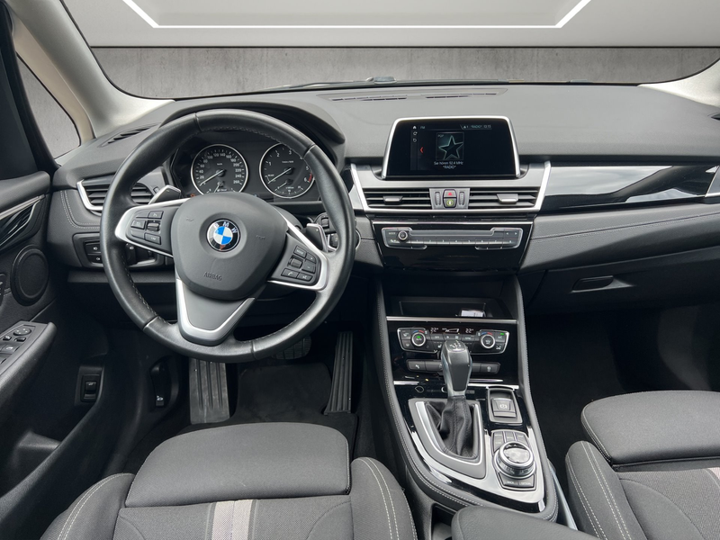BMW 218 d — photo 12