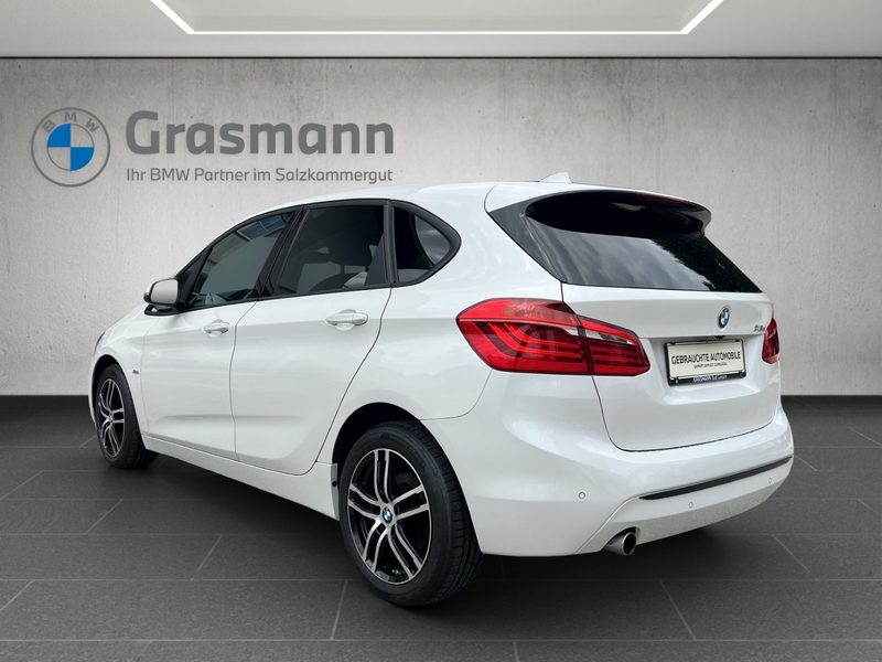 BMW 218 d — photo 3
