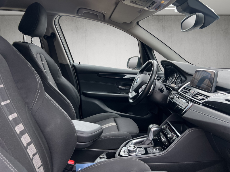 BMW 218 d — photo 15