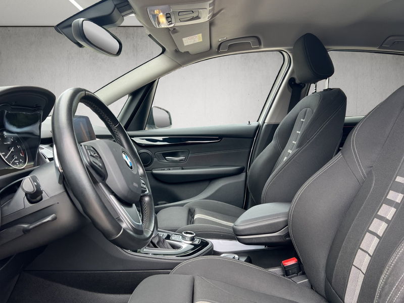 BMW 218 d — photo 9