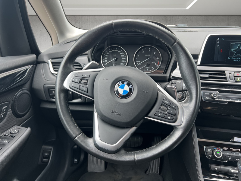 BMW 218 d — photo 10