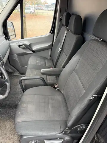 Mercedes-Benz Sprinter view 6