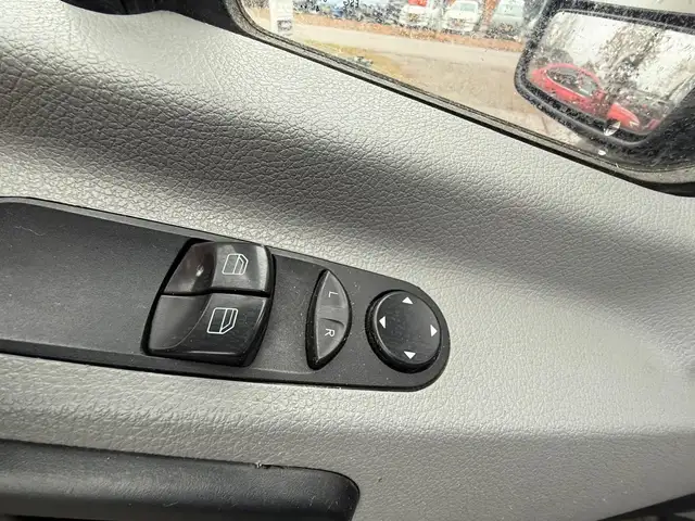 Mercedes-Benz Sprinter view 10