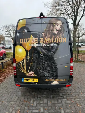 Mercedes-Benz Sprinter view 4
