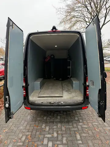 Mercedes-Benz Sprinter view 12
