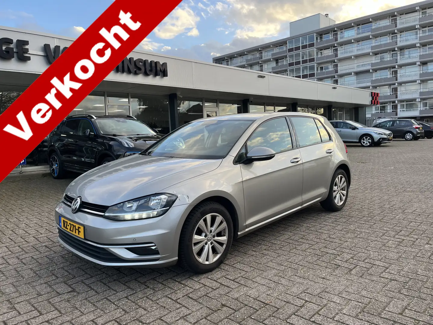 Volkswagen Golf 1.0 TSI Comfortline adcruise Lmv Pdc Ecc Nap Grijs - 1