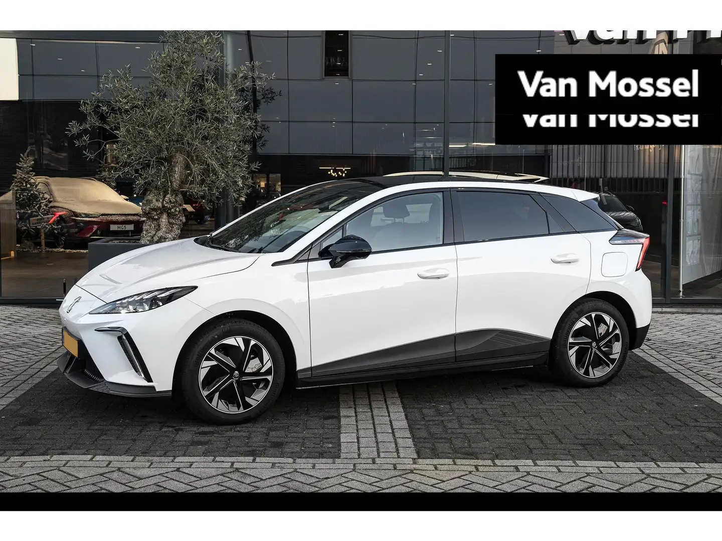 MG MG4 Electric Trophy Extended Range 77 kWh | Profiteer - 1
