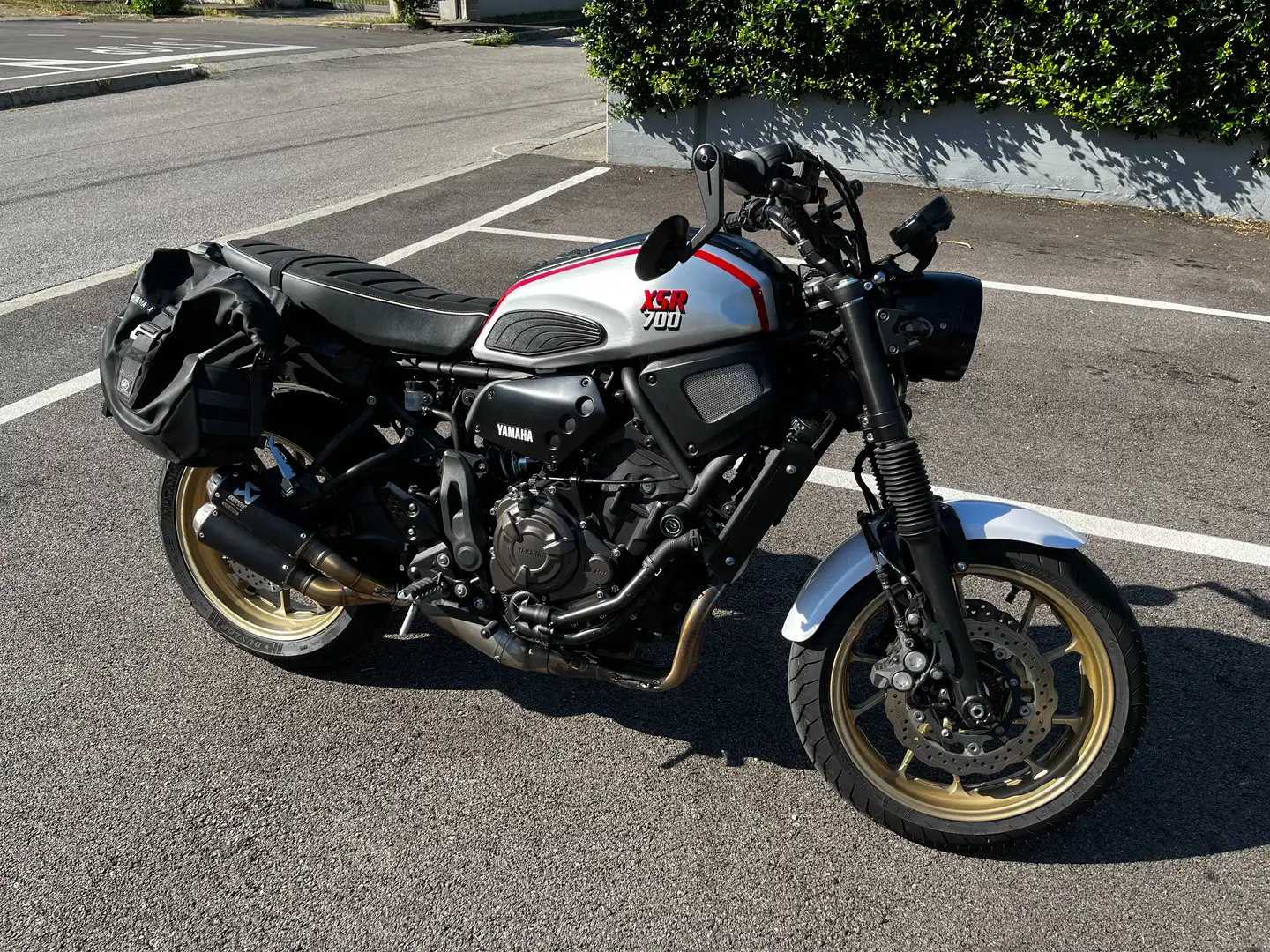 Yamaha XSR 700 X-Tribute Argent - 1
