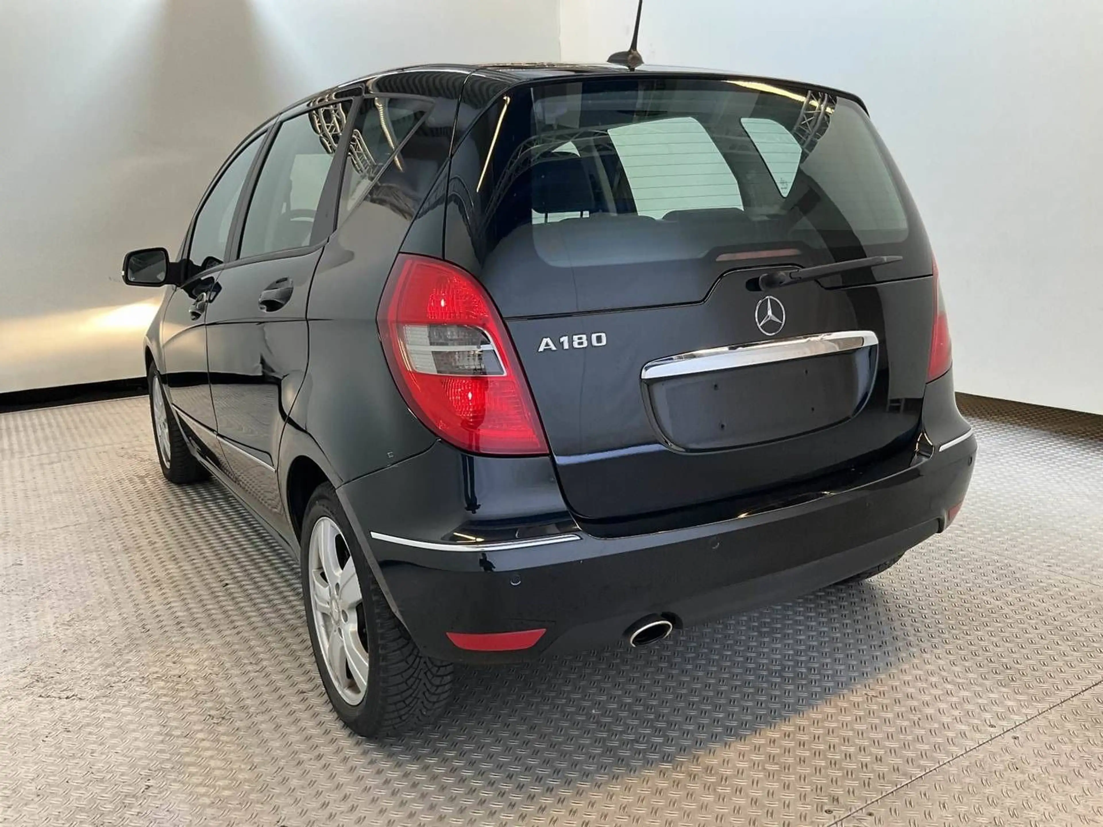 Mercedes-Benz A 180 Avantgarde — photo 4