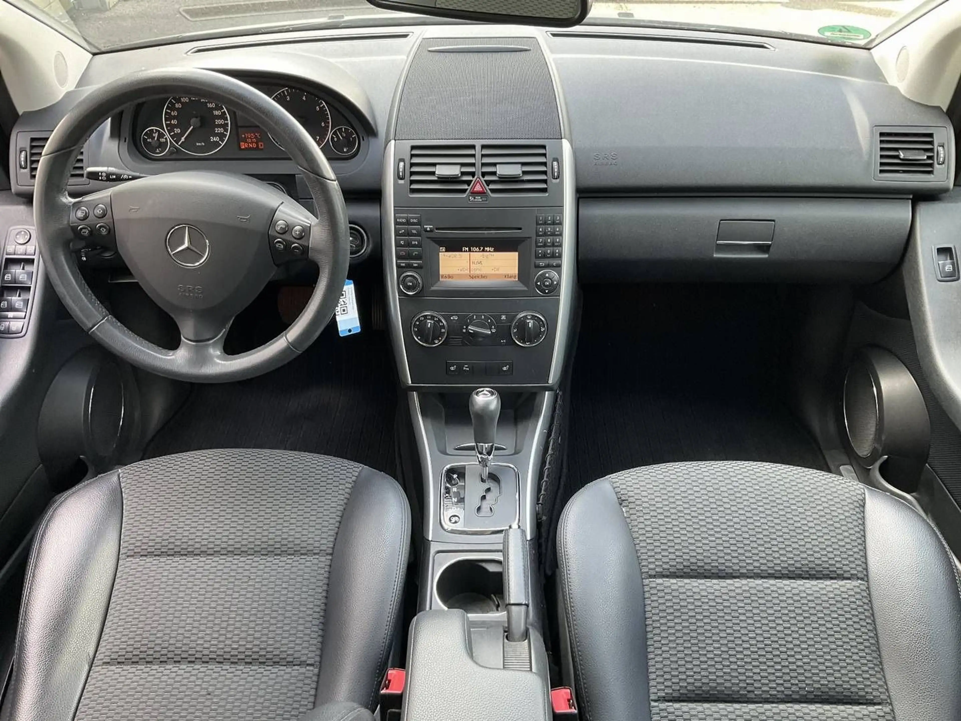 Mercedes-Benz A 180 Avantgarde — photo 6