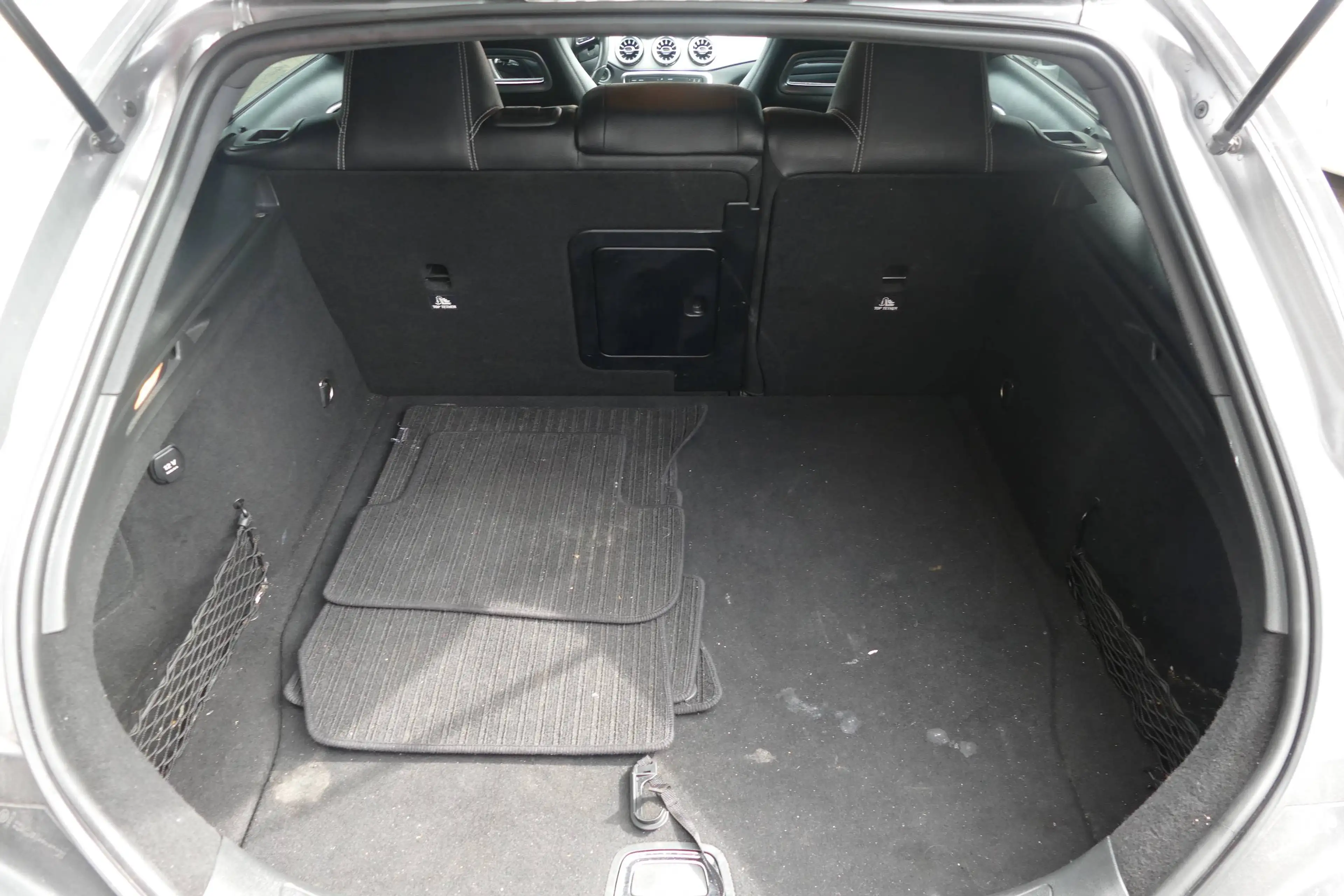 Mercedes-Benz CLA 220 CDI Shooting Brake Xenon Automatik Nav HU/AU 01/27 — photo 7