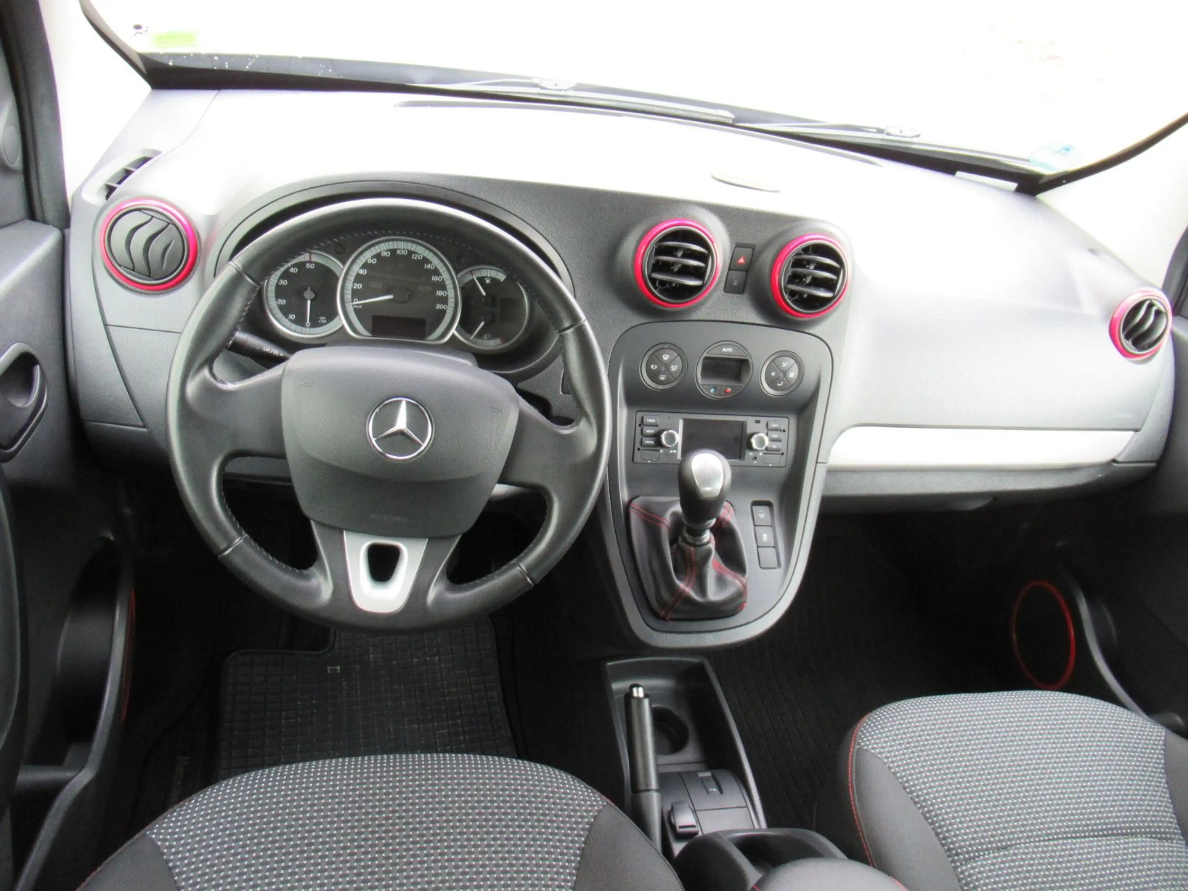 Mercedes-Benz Citan Tourer 111 CDI Edition 2.Hand/LM/Klima/SHZ — photo 23