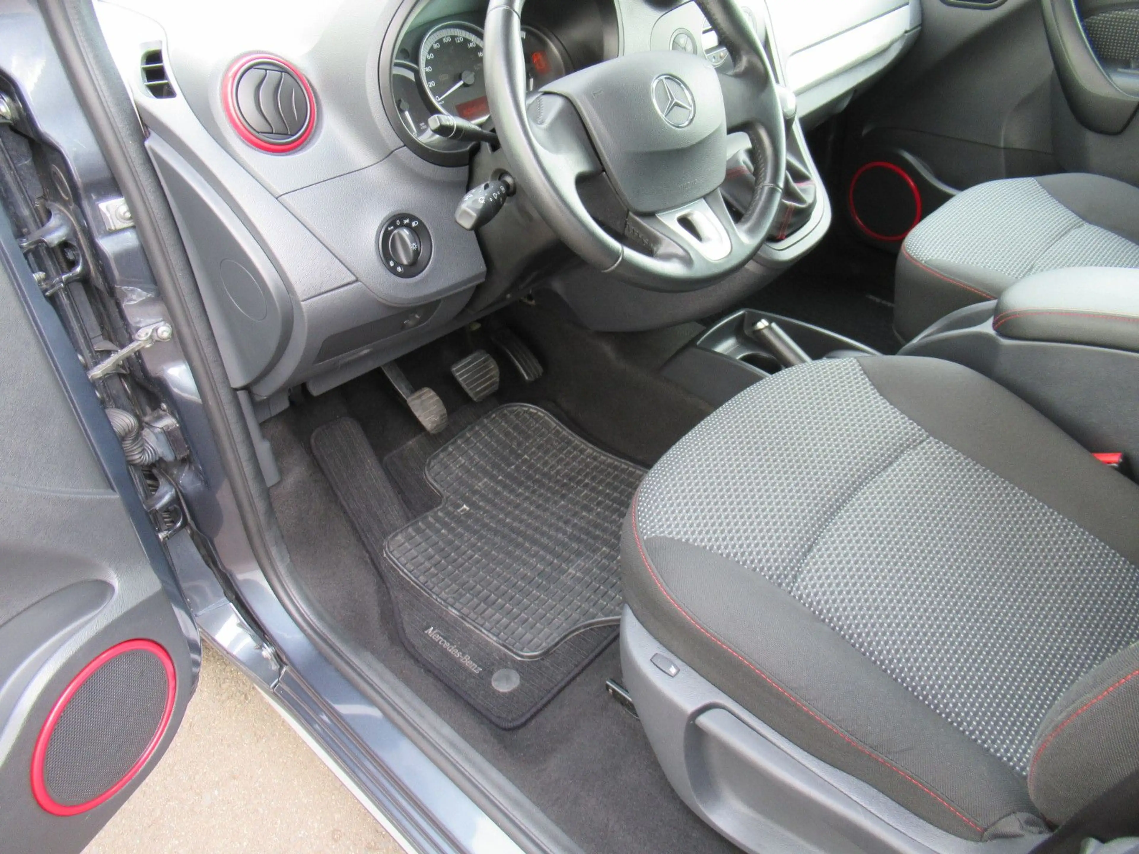 Mercedes-Benz Citan Tourer 111 CDI Edition 2.Hand/LM/Klima/SHZ — photo 22