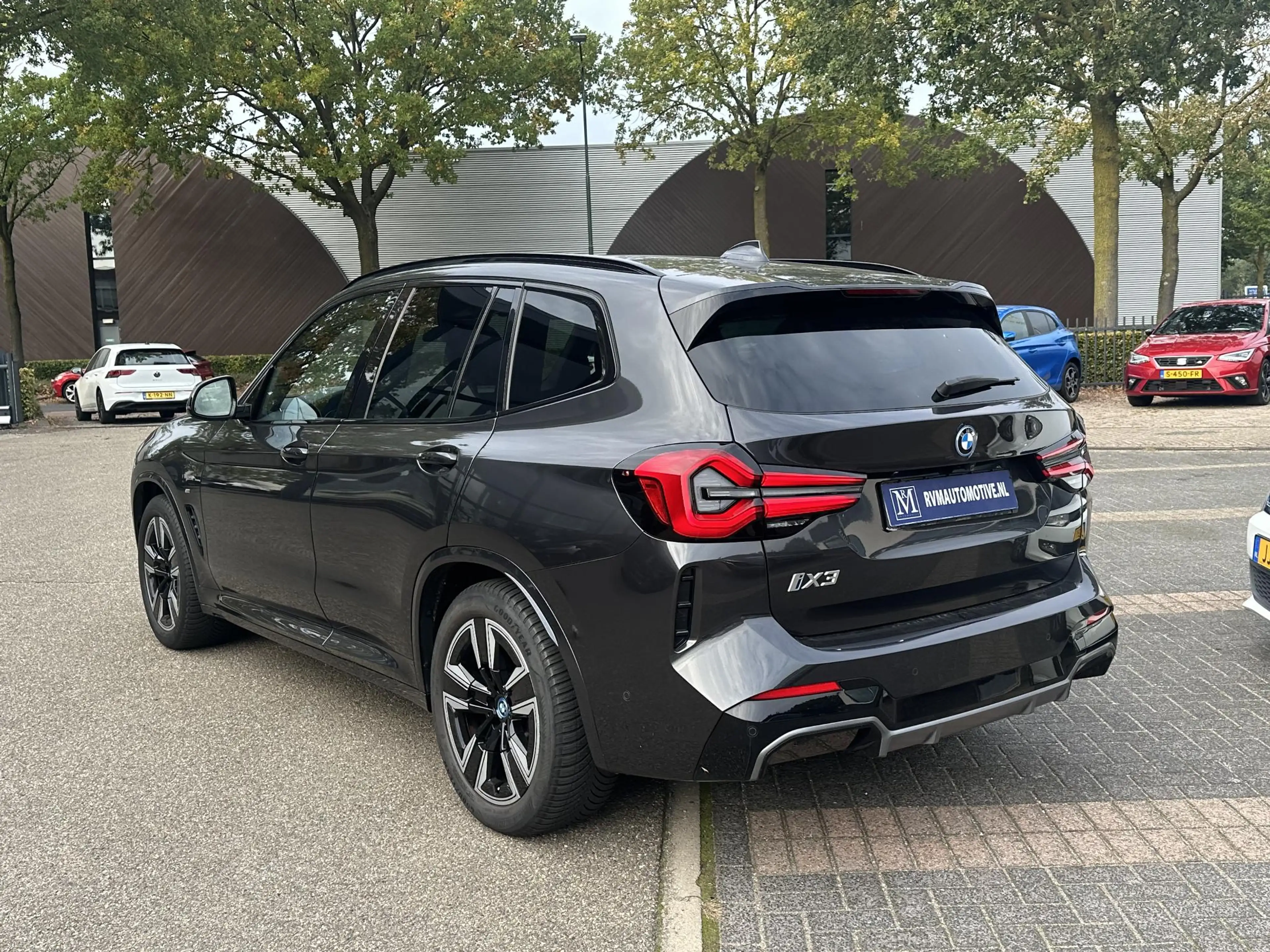 BMW iX3 Executive 80 kWh SOH 99% | M-SPORT| ELEKTRISCHE TR — photo 3
