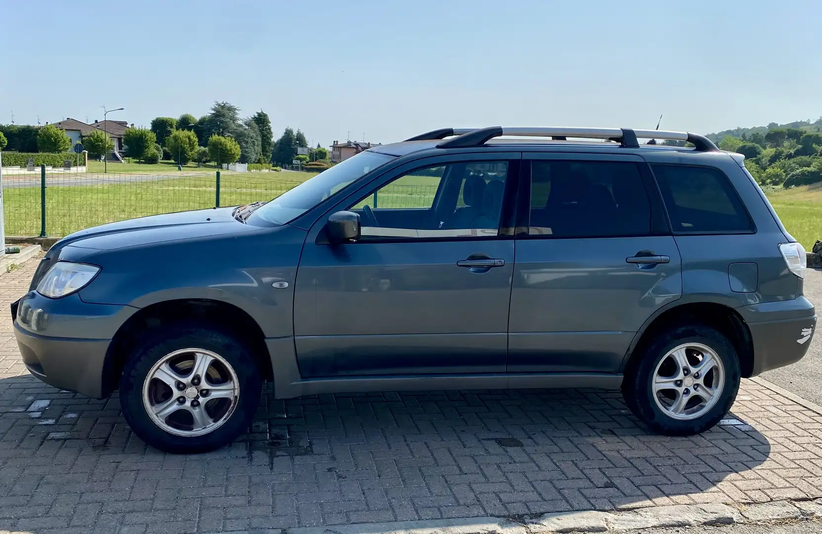 Mitsubishi Outlander 2.0 16v Comfort 4wd - 2