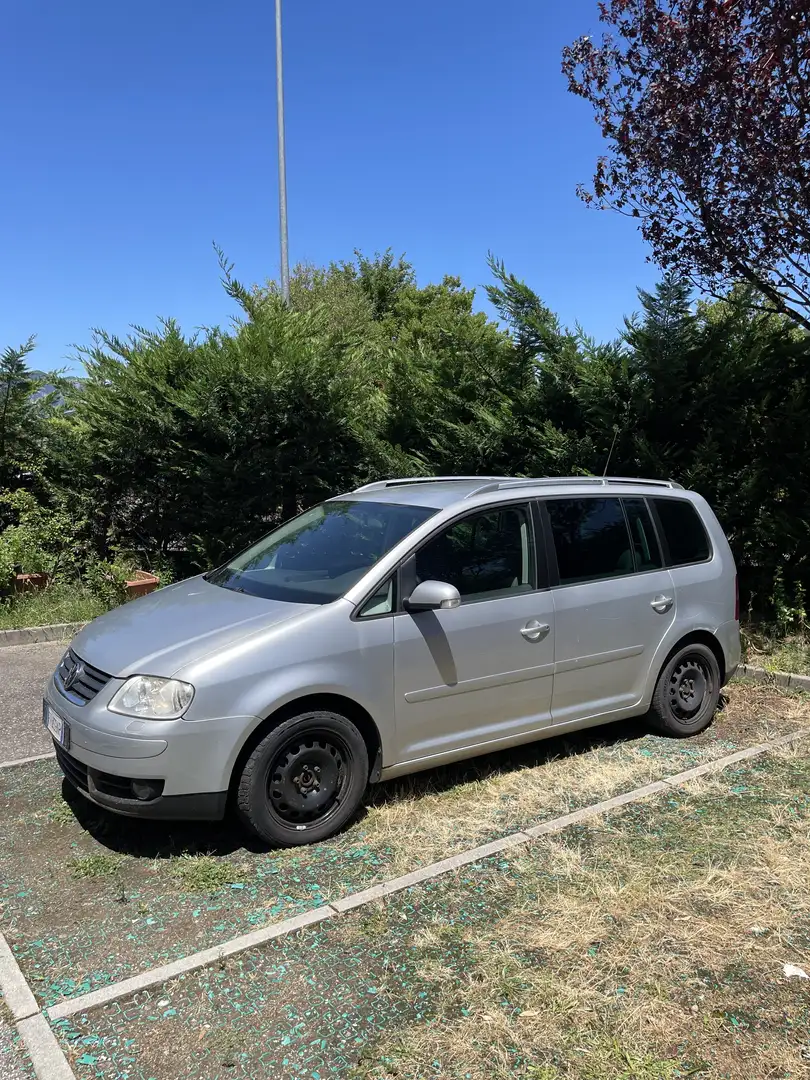 Volkswagen Touran 2.0 TDI Highline 140cv Grigio - 2