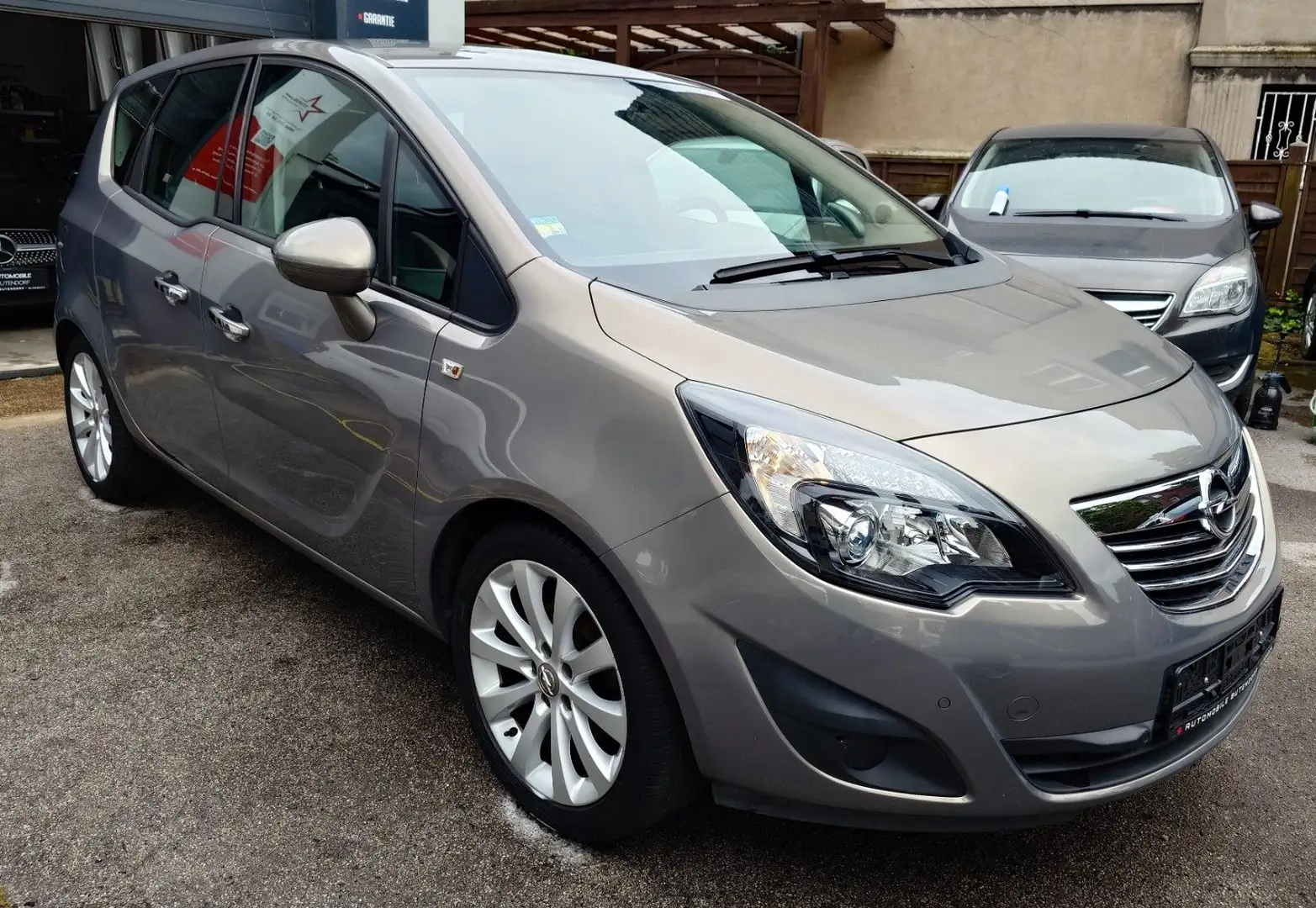 Opel Meriva B Innov 1.4 T SHZ/LH/TEMPOMAT/PDC/90TKM Grau - 2