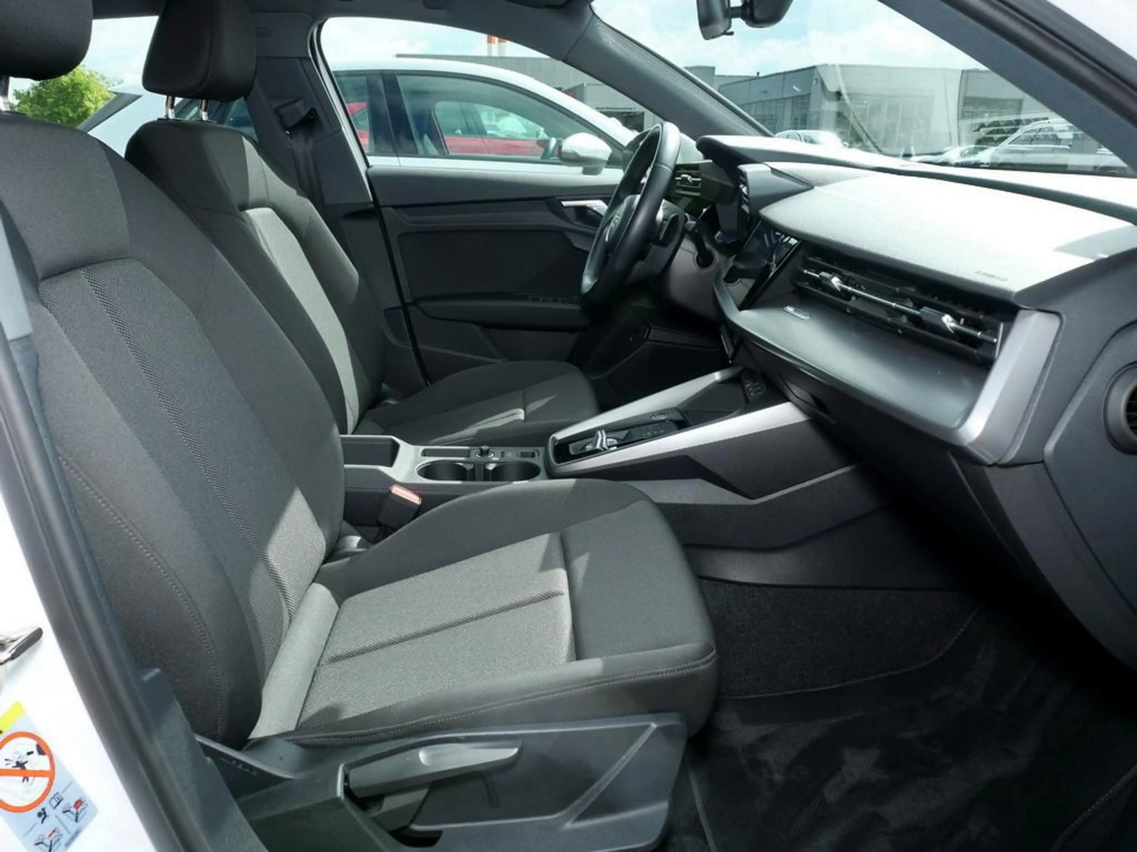 Audi A3 40 TFSIe S-tronic AHK+NAVI+VC — photo 4