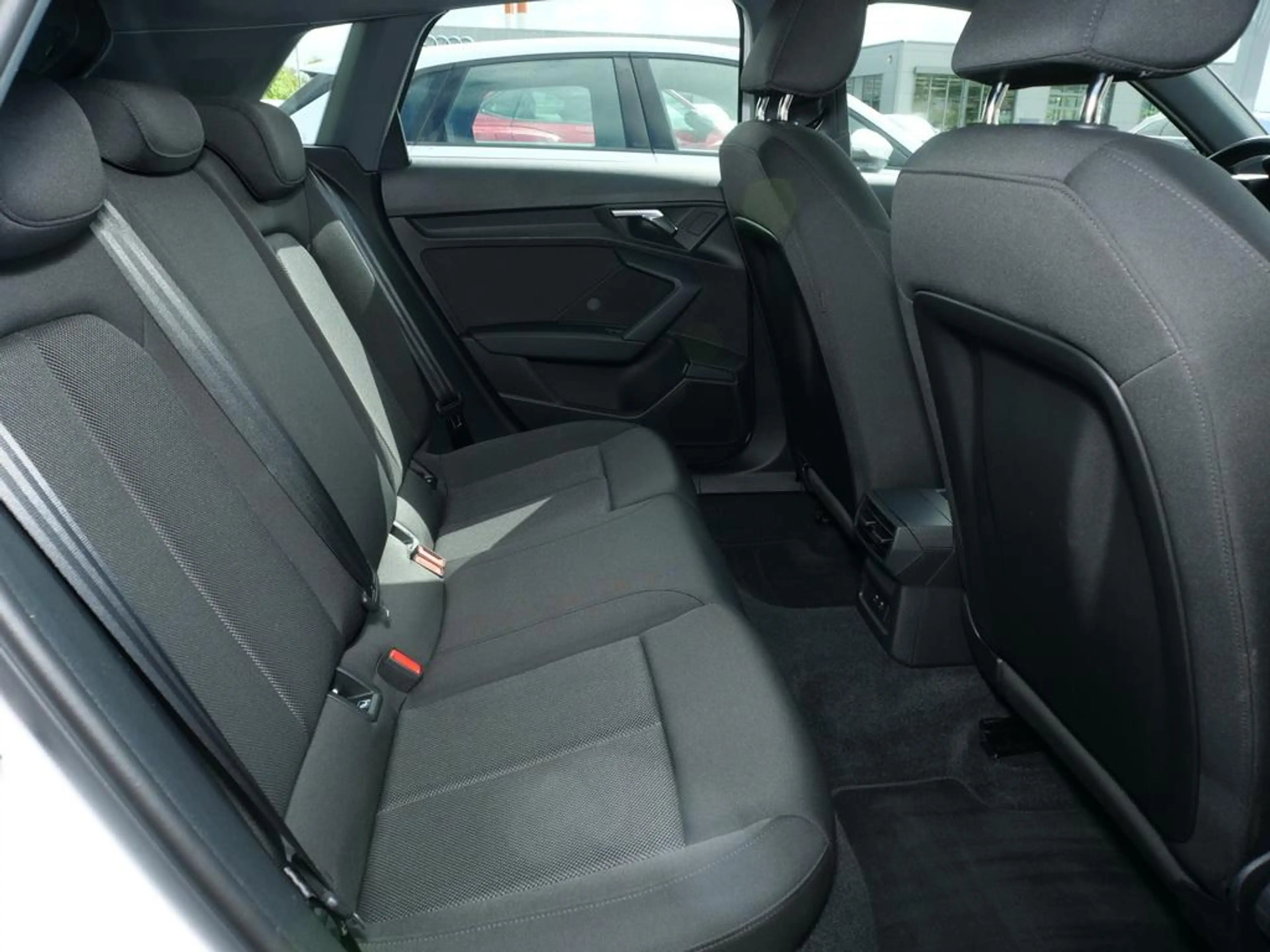 Audi A3 40 TFSIe S-tronic AHK+NAVI+VC — photo 5