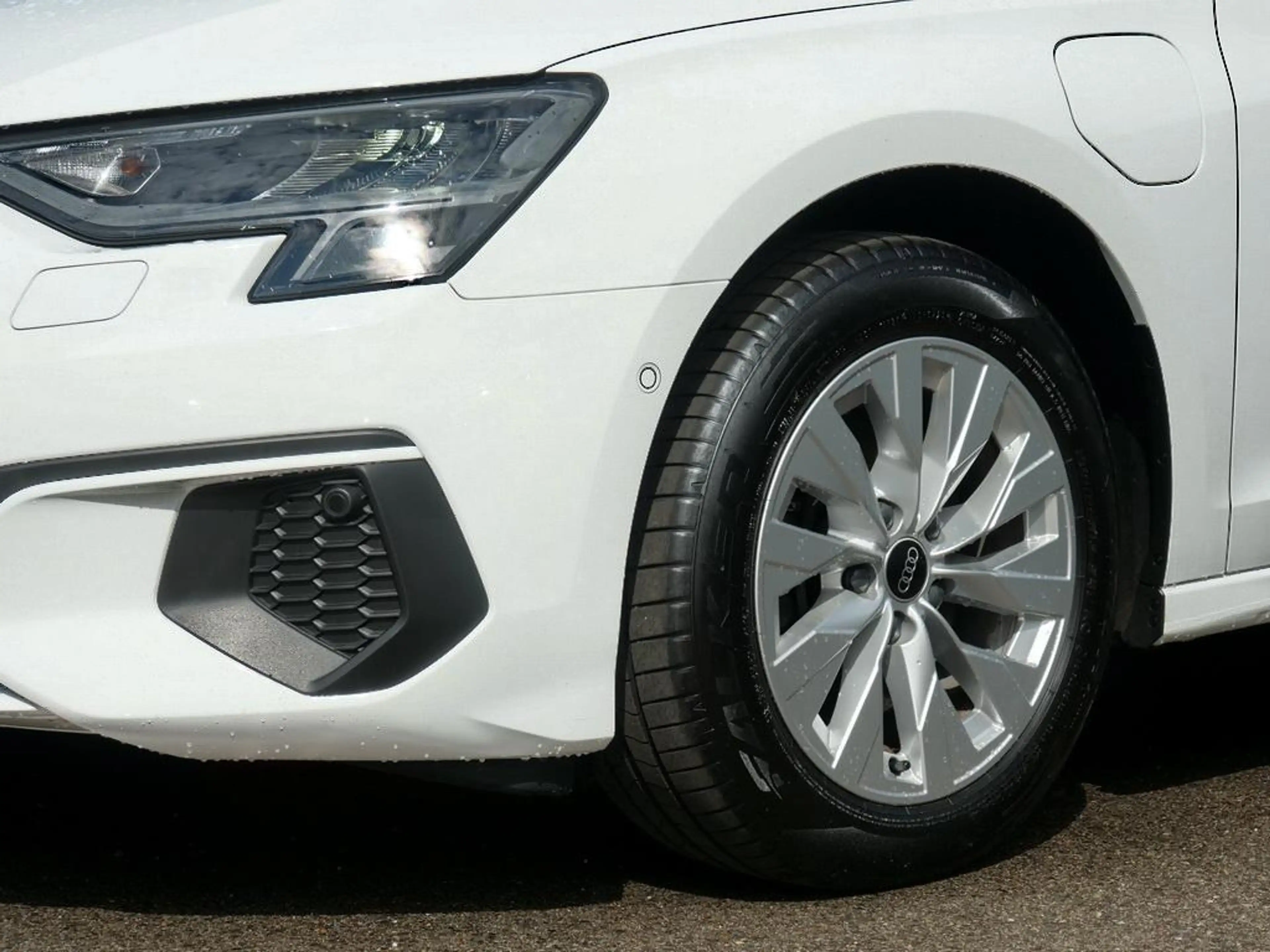 Audi A3 40 TFSIe S-tronic AHK+NAVI+VC — photo 10