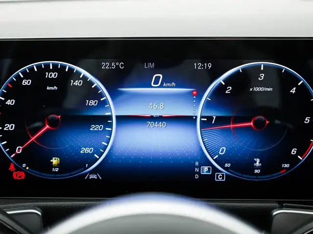 Mercedes-Benz GLB view 15