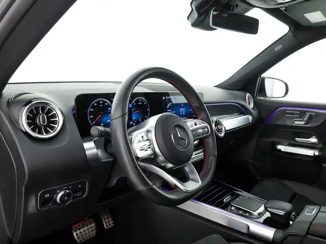 Mercedes-Benz GLB view 11