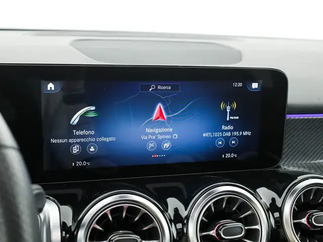Mercedes-Benz GLB view 16