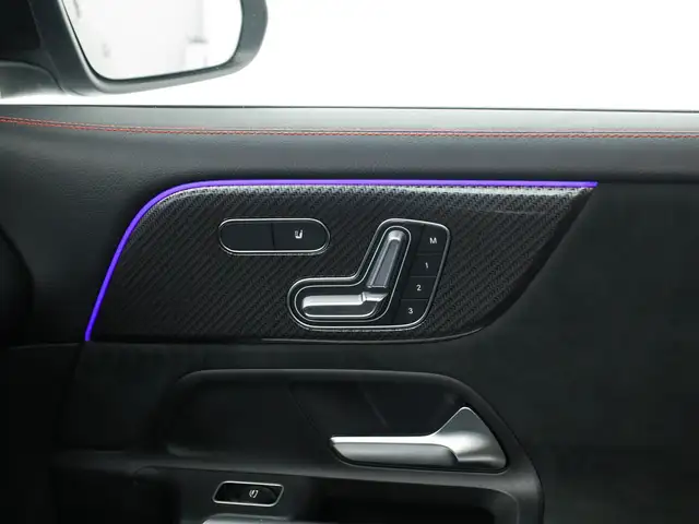Mercedes-Benz GLB view 18