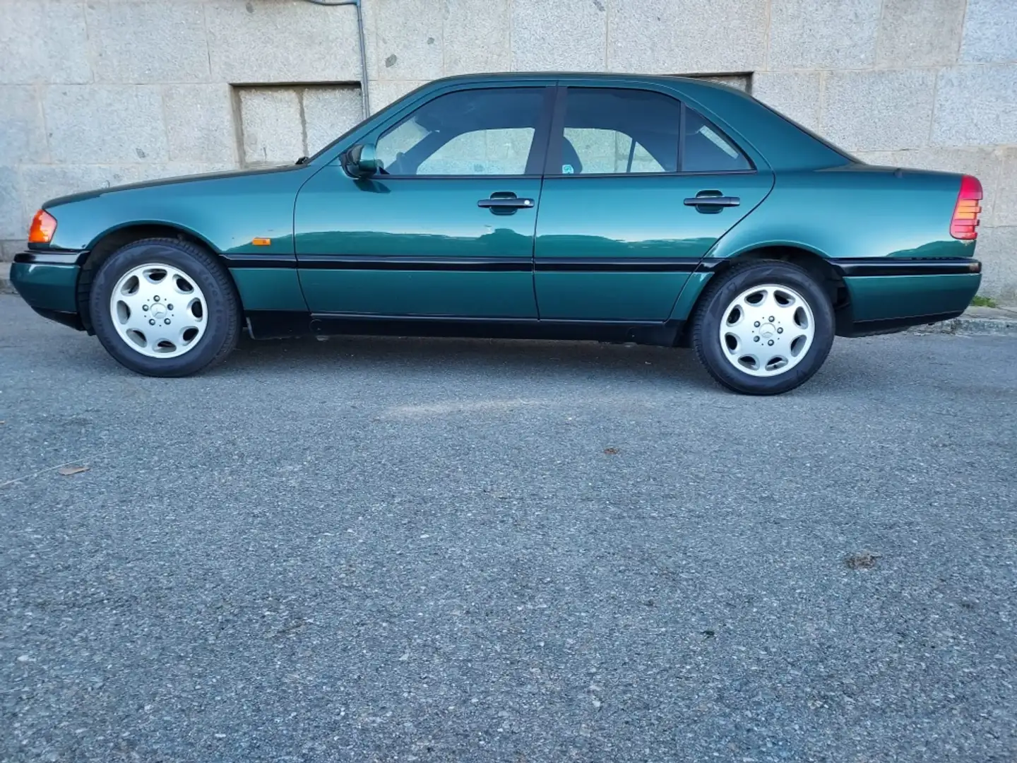 Mercedes-Benz C 220 Elegance Зелений - 1